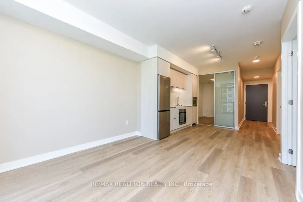 86 Dundas Street E #410