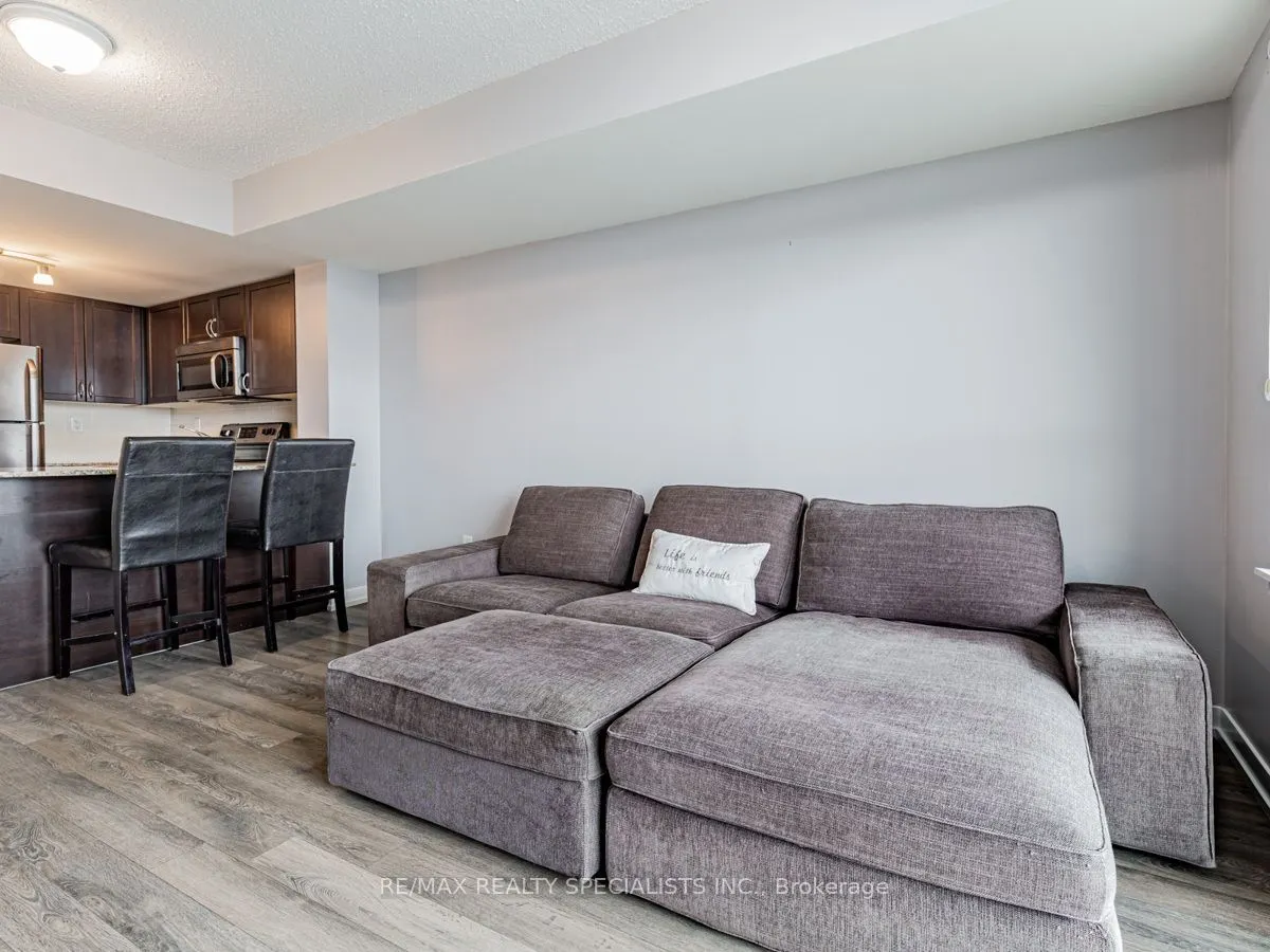816 Lansdowne Avenue #1302