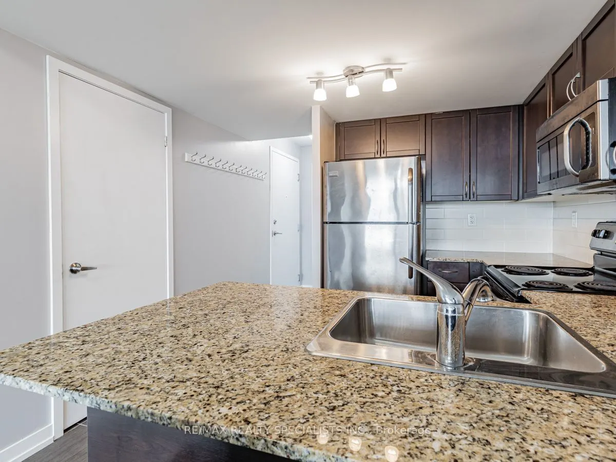 816 Lansdowne Avenue #1302
