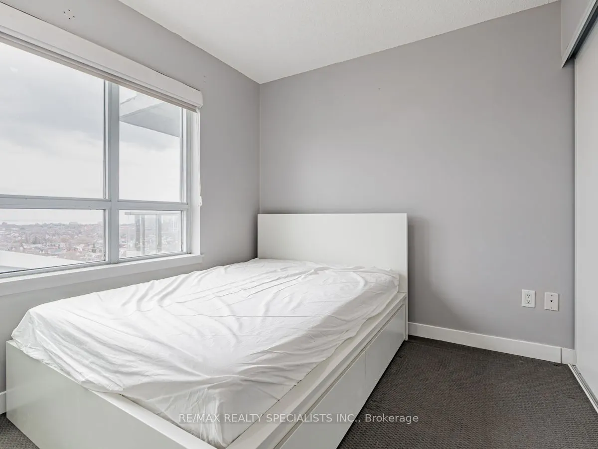 816 Lansdowne Avenue #1302