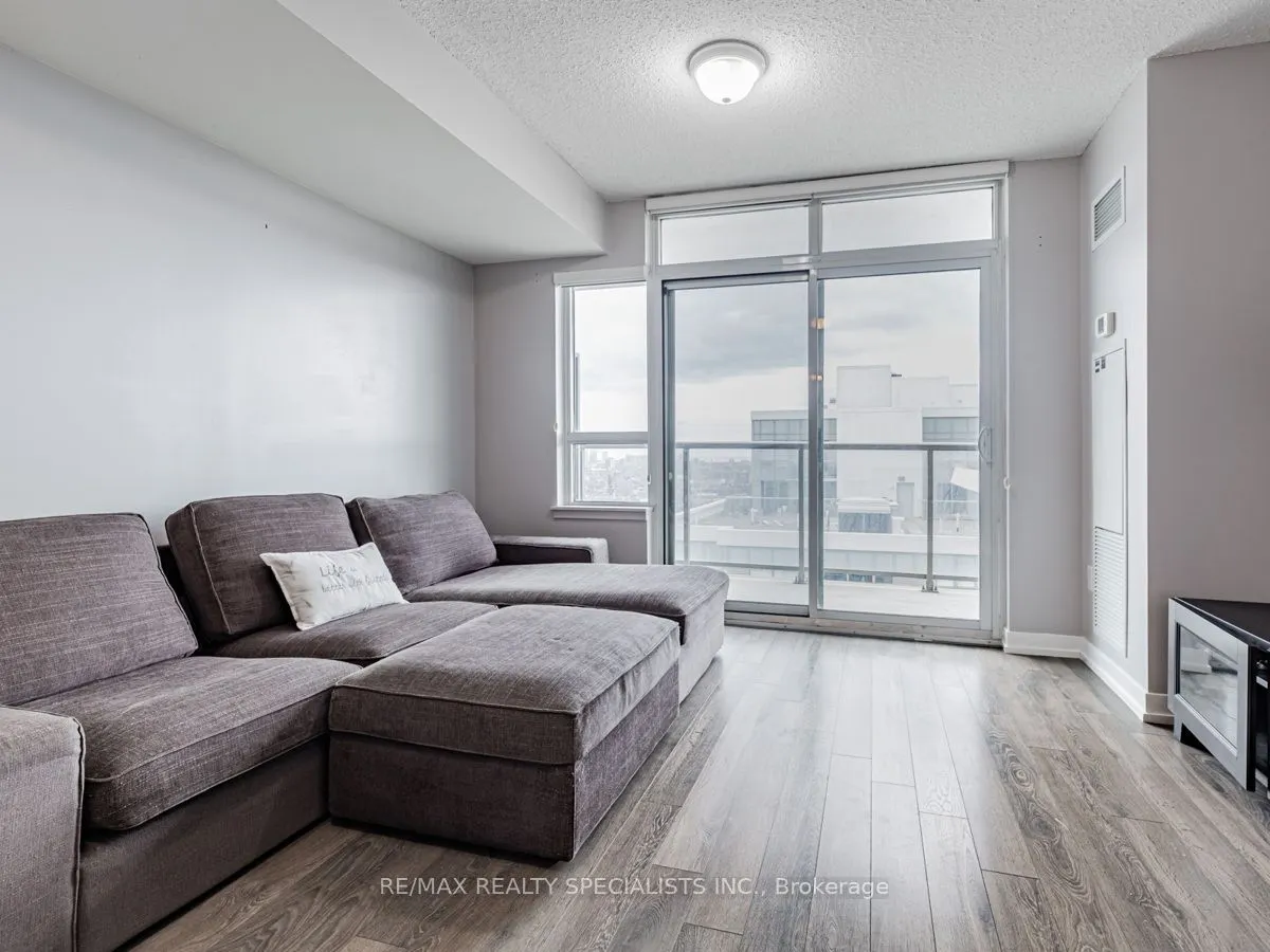 816 Lansdowne Avenue #1302