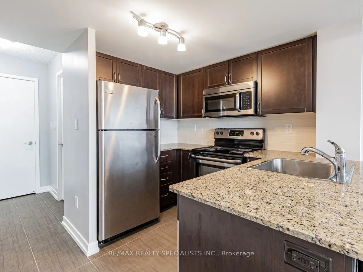 816 Lansdowne Avenue #1302
