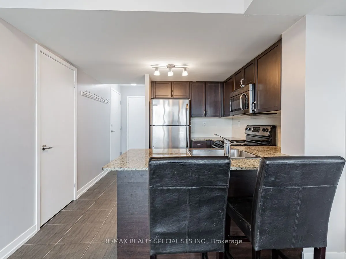 816 Lansdowne Avenue #1302