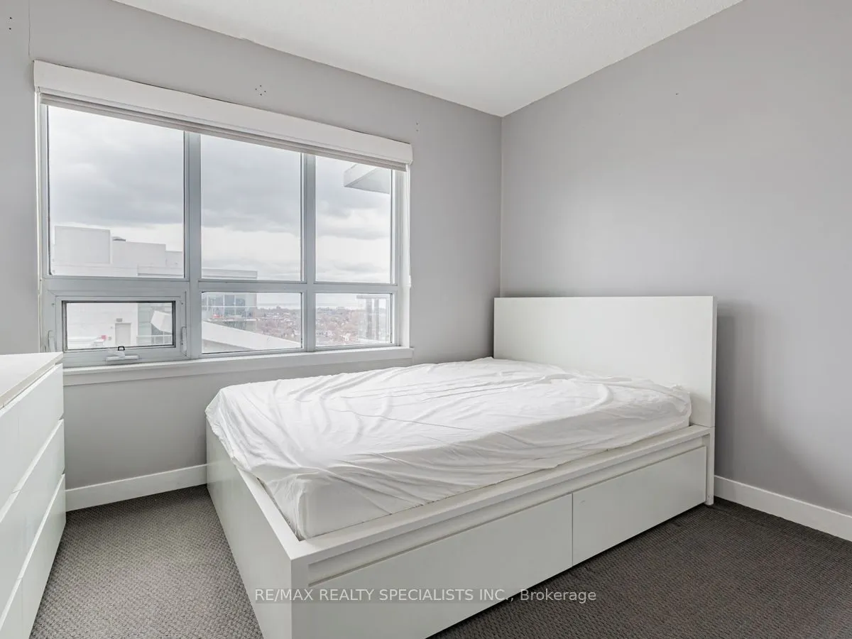 816 Lansdowne Avenue #1302