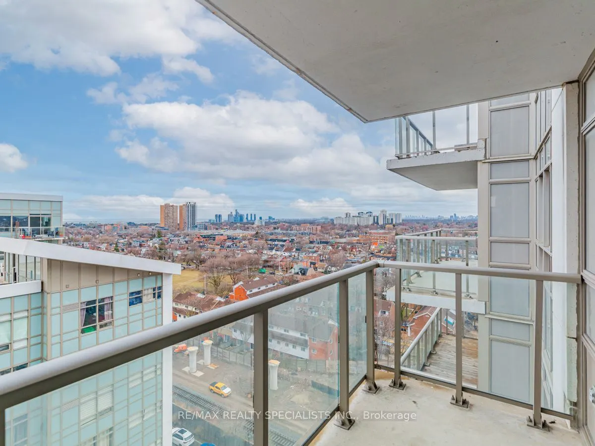 816 Lansdowne Avenue #1302