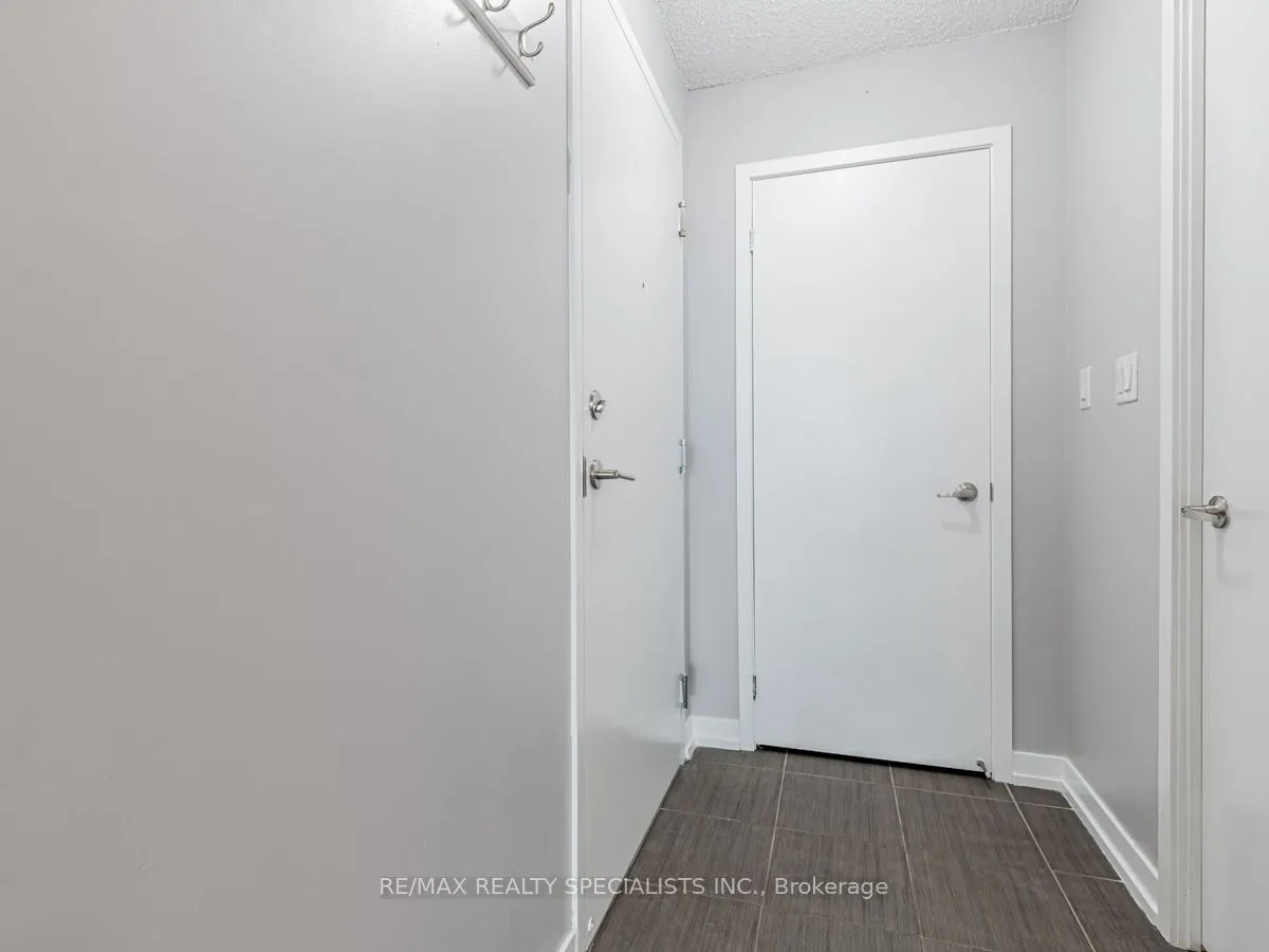 816 Lansdowne Avenue #1302