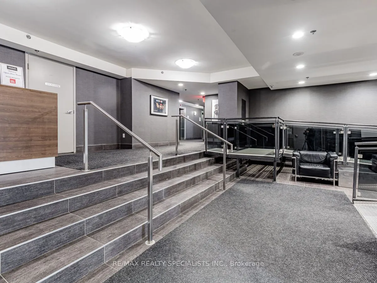 816 Lansdowne Avenue #1302