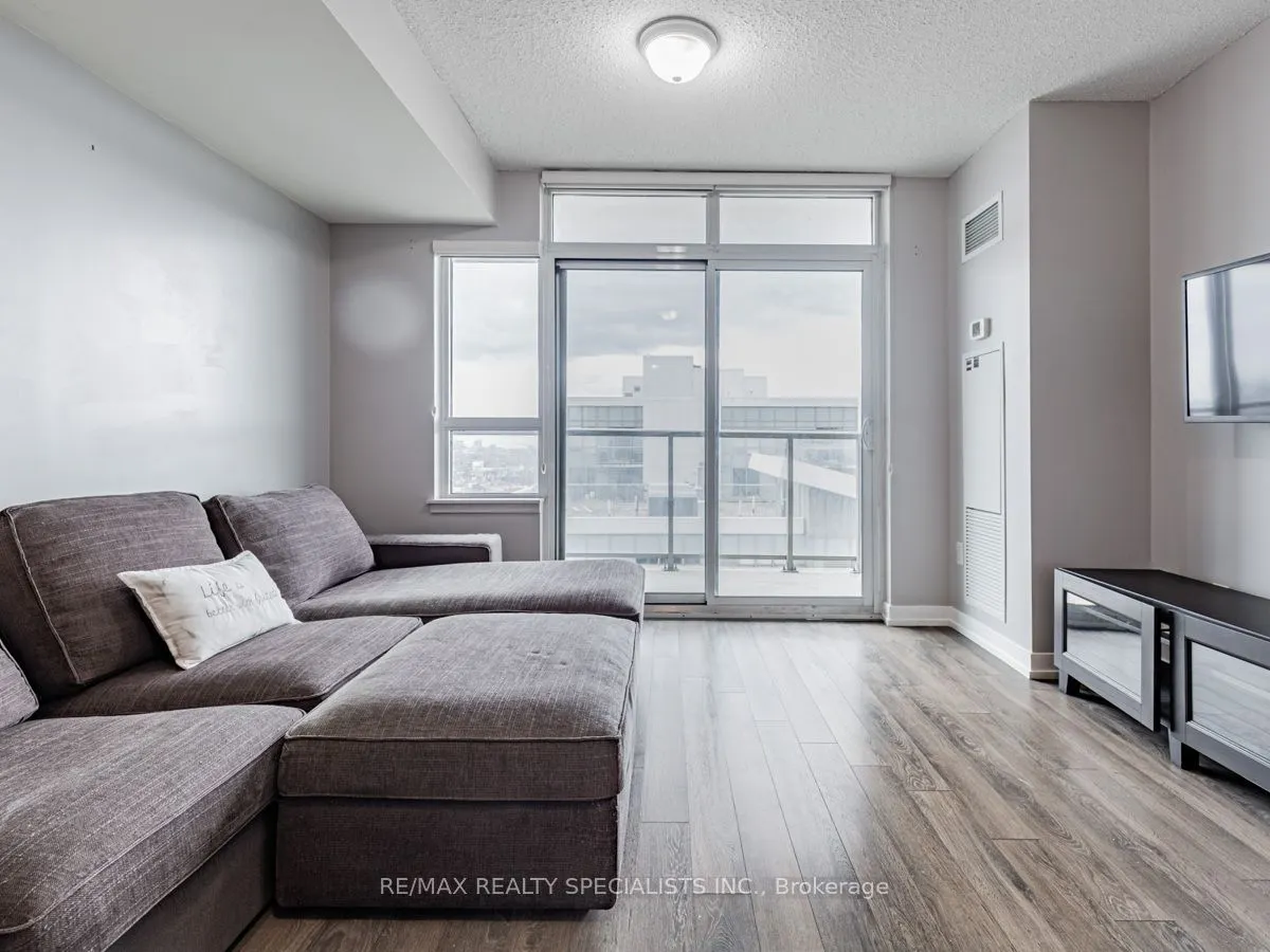 816 Lansdowne Avenue #1302