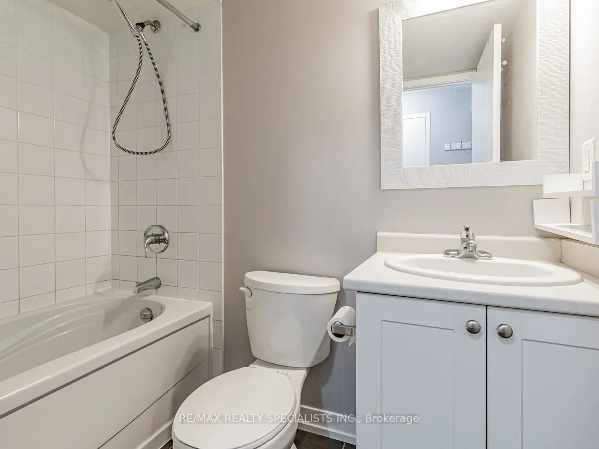 816 Lansdowne Avenue #1302