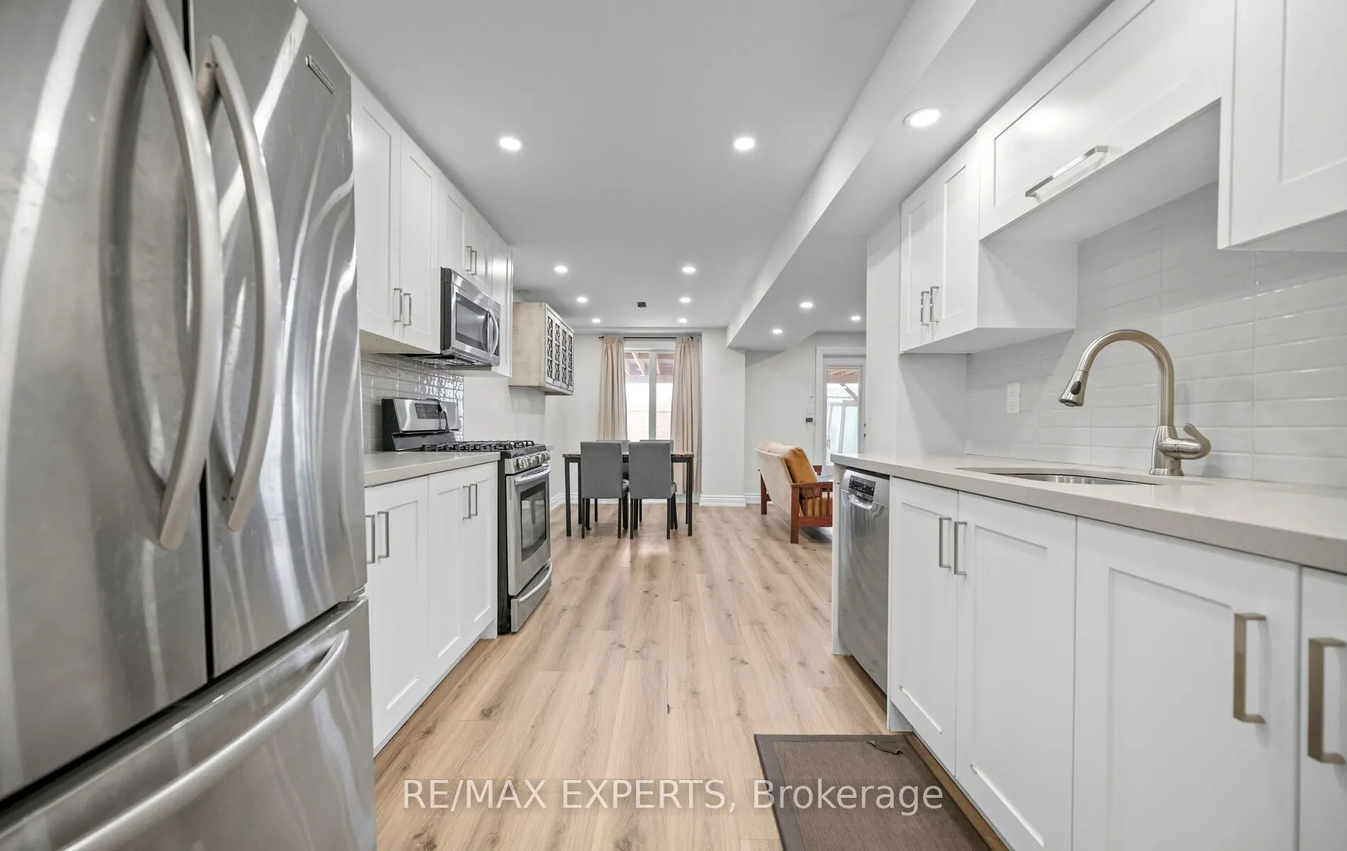 90 Coolspring Crescent