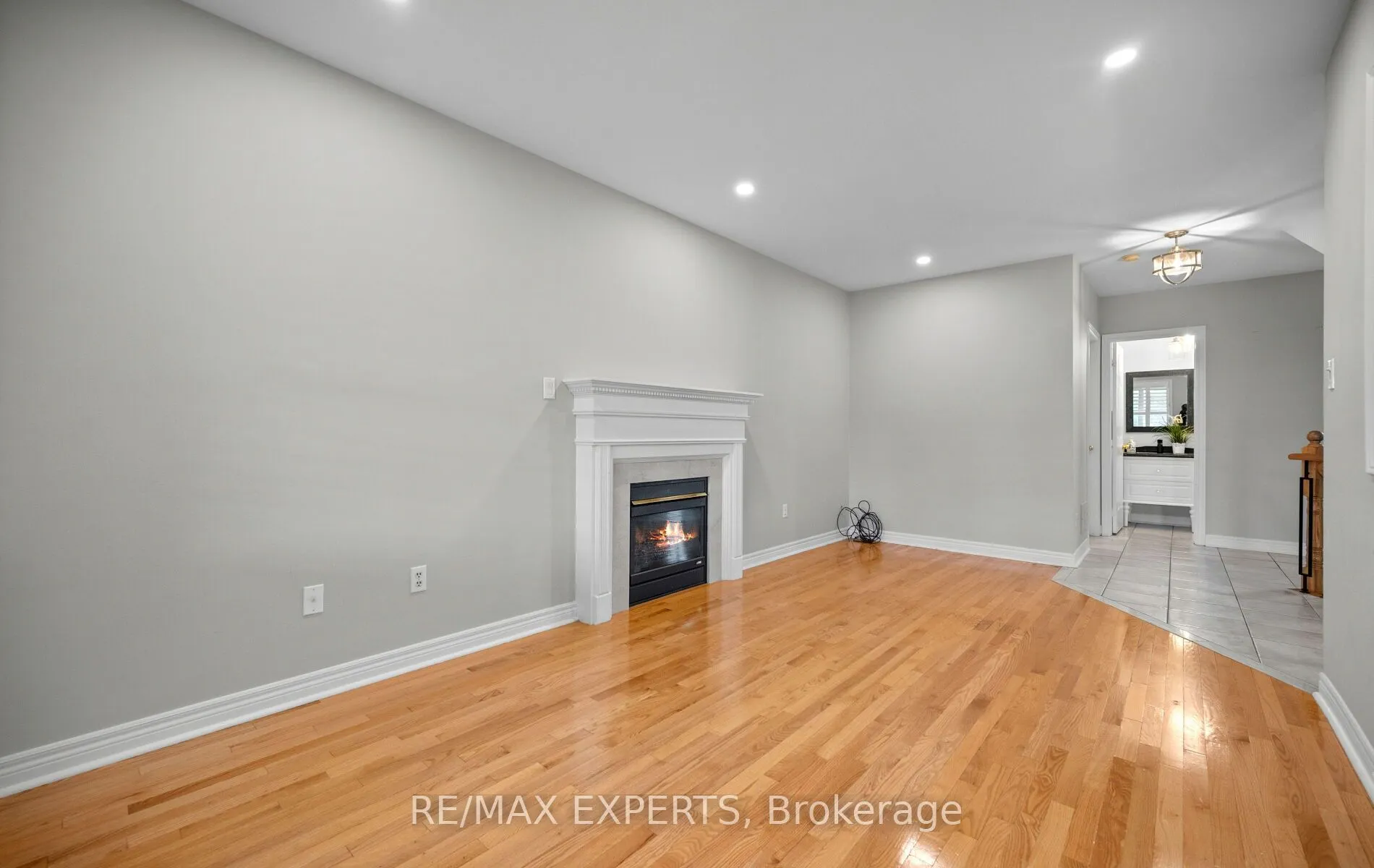 90 Coolspring Crescent