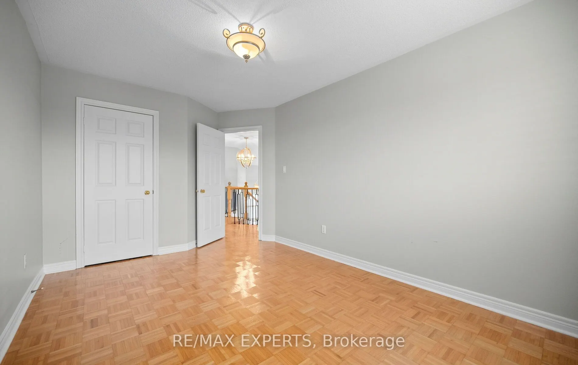 90 Coolspring Crescent