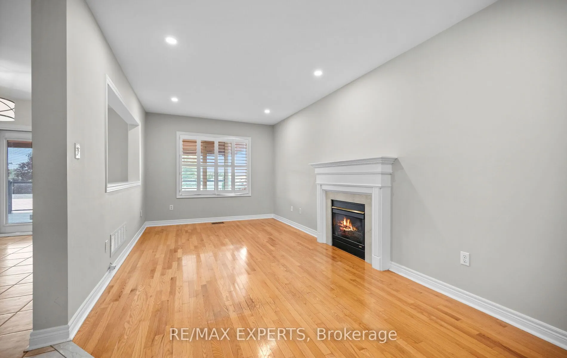 90 Coolspring Crescent