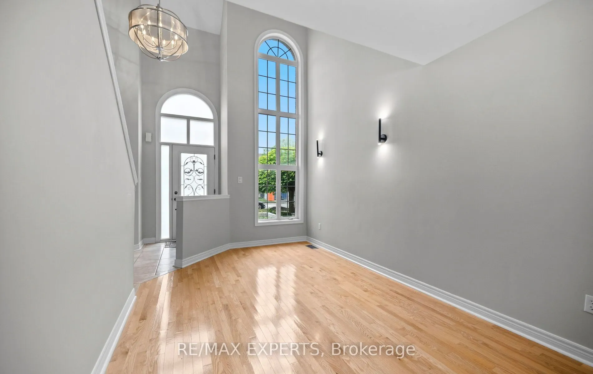 90 Coolspring Crescent