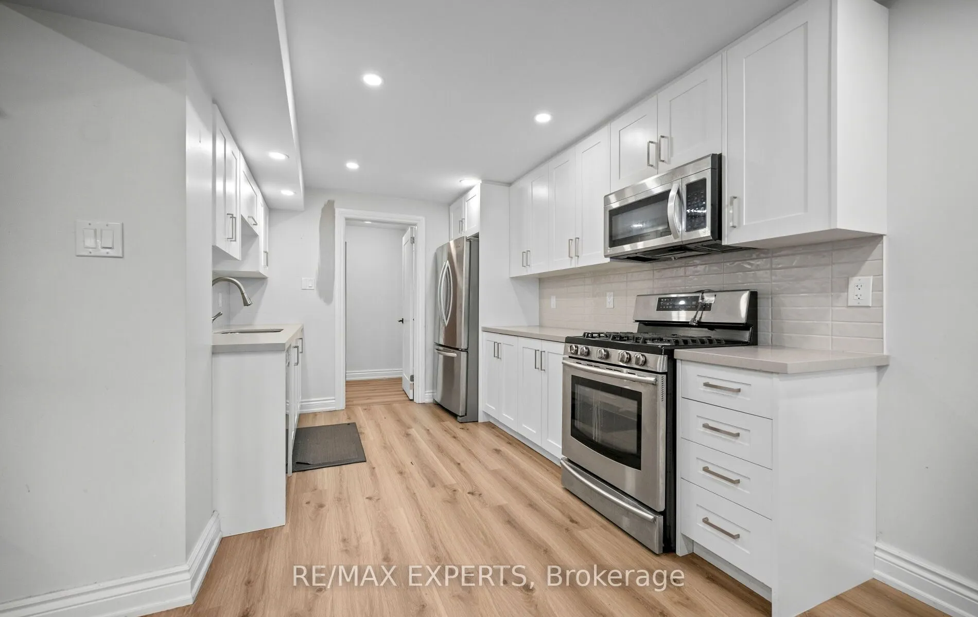 90 Coolspring Crescent