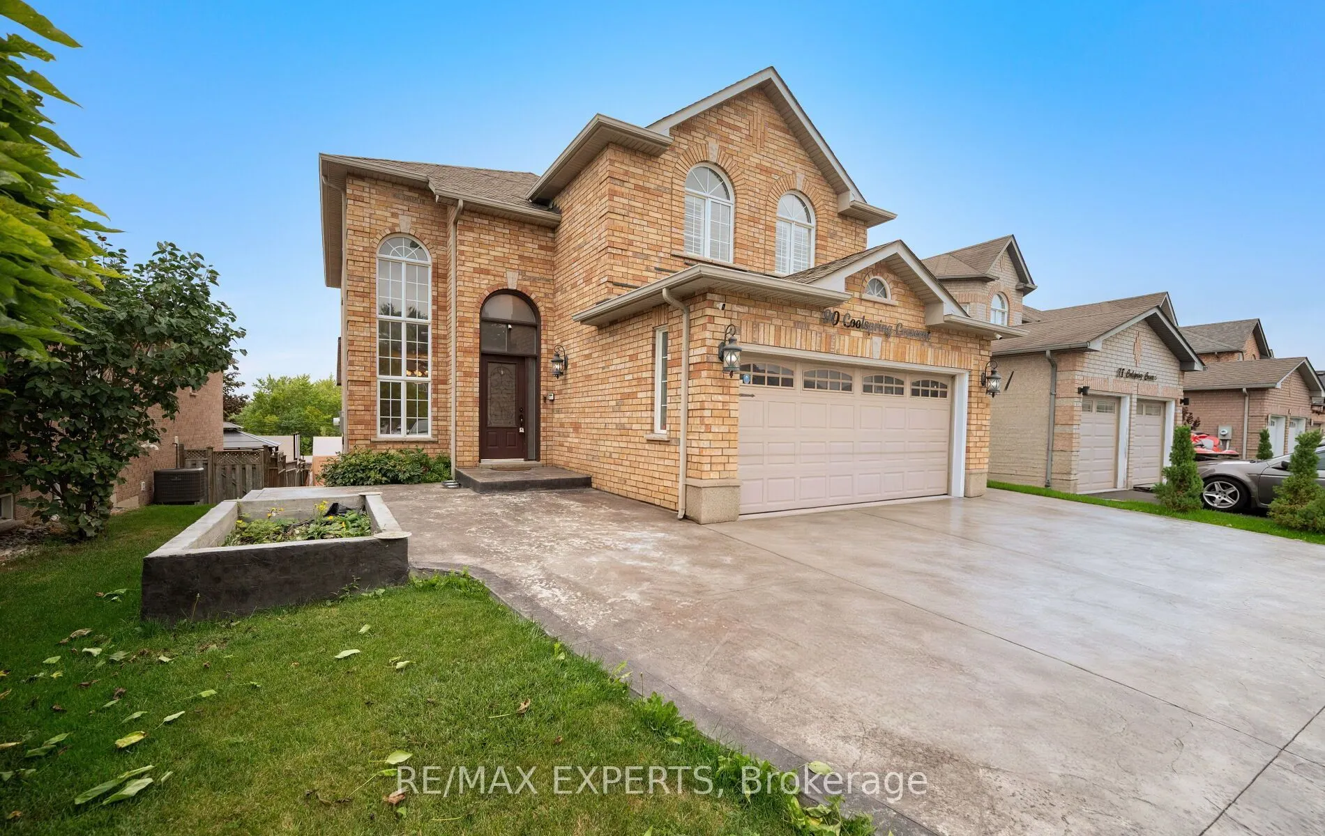90 Coolspring Crescent