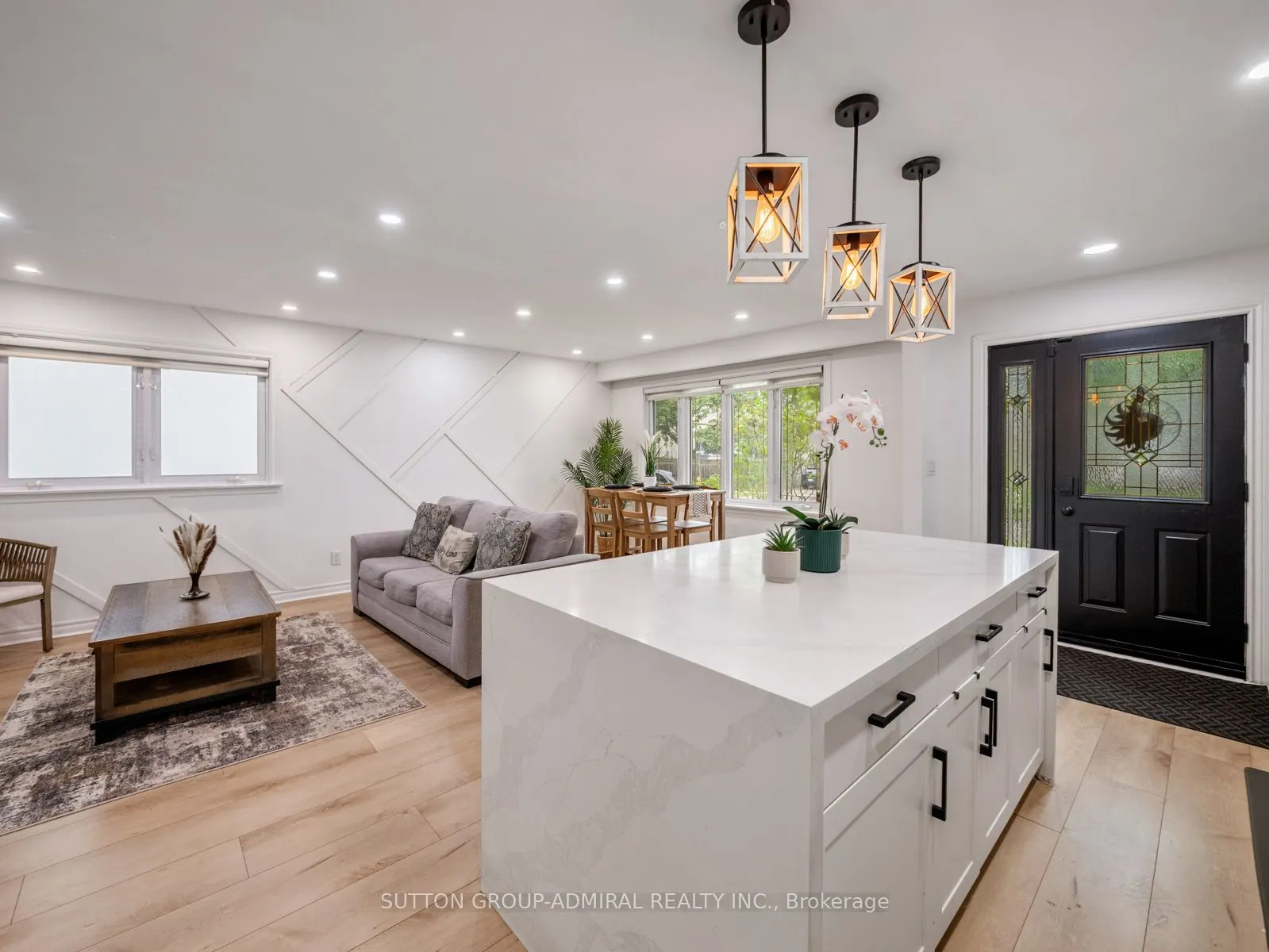 65 Woodbury Road