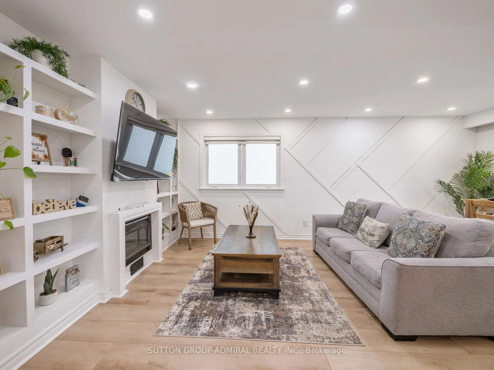 65 Woodbury Road