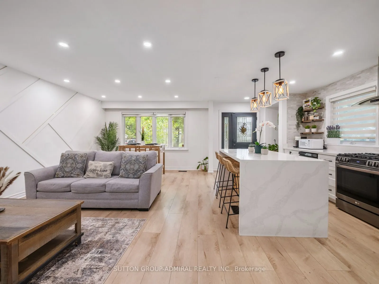 65 Woodbury Road