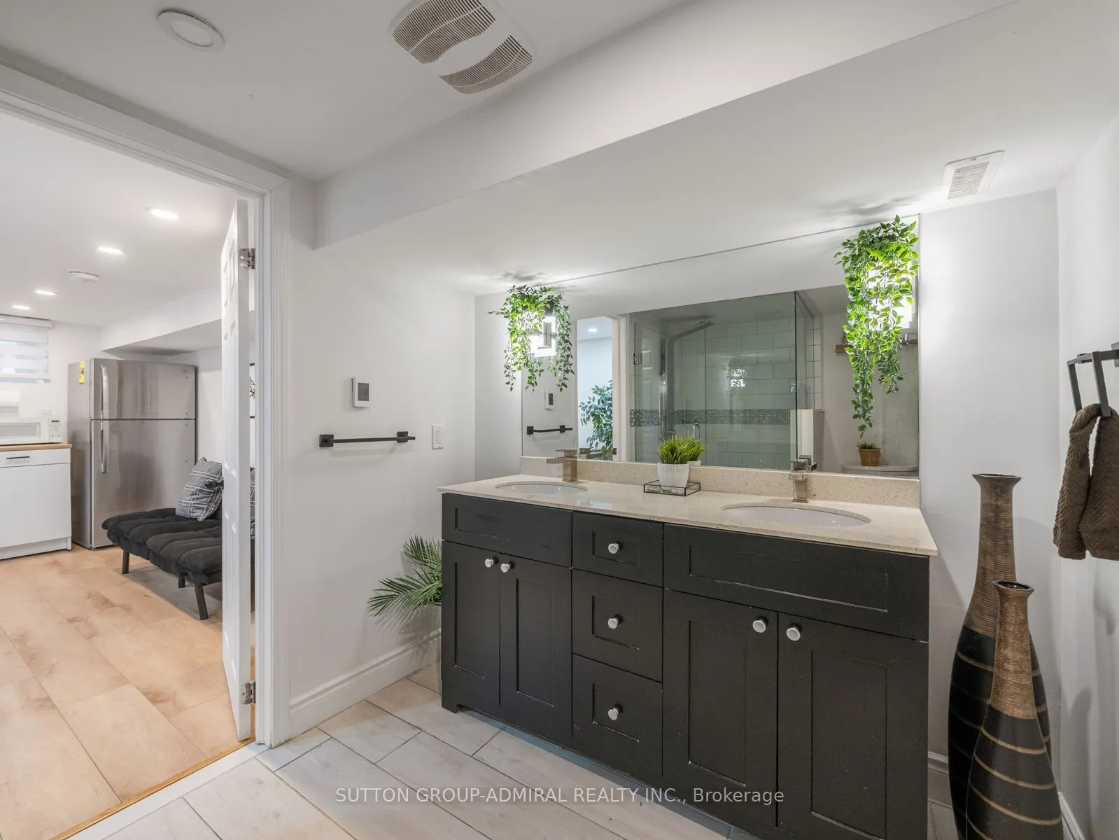 65 Woodbury Road