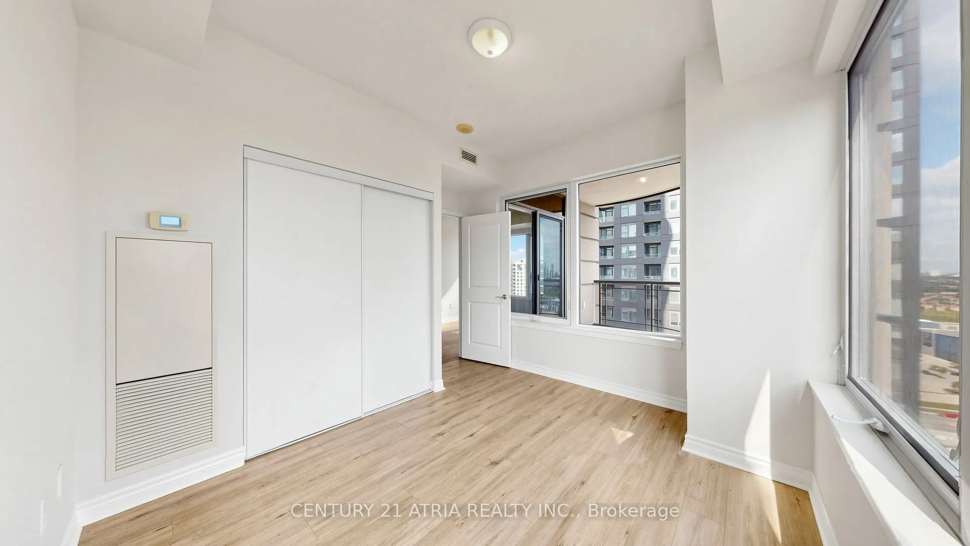 385 Prince Of Wales Drive #1802