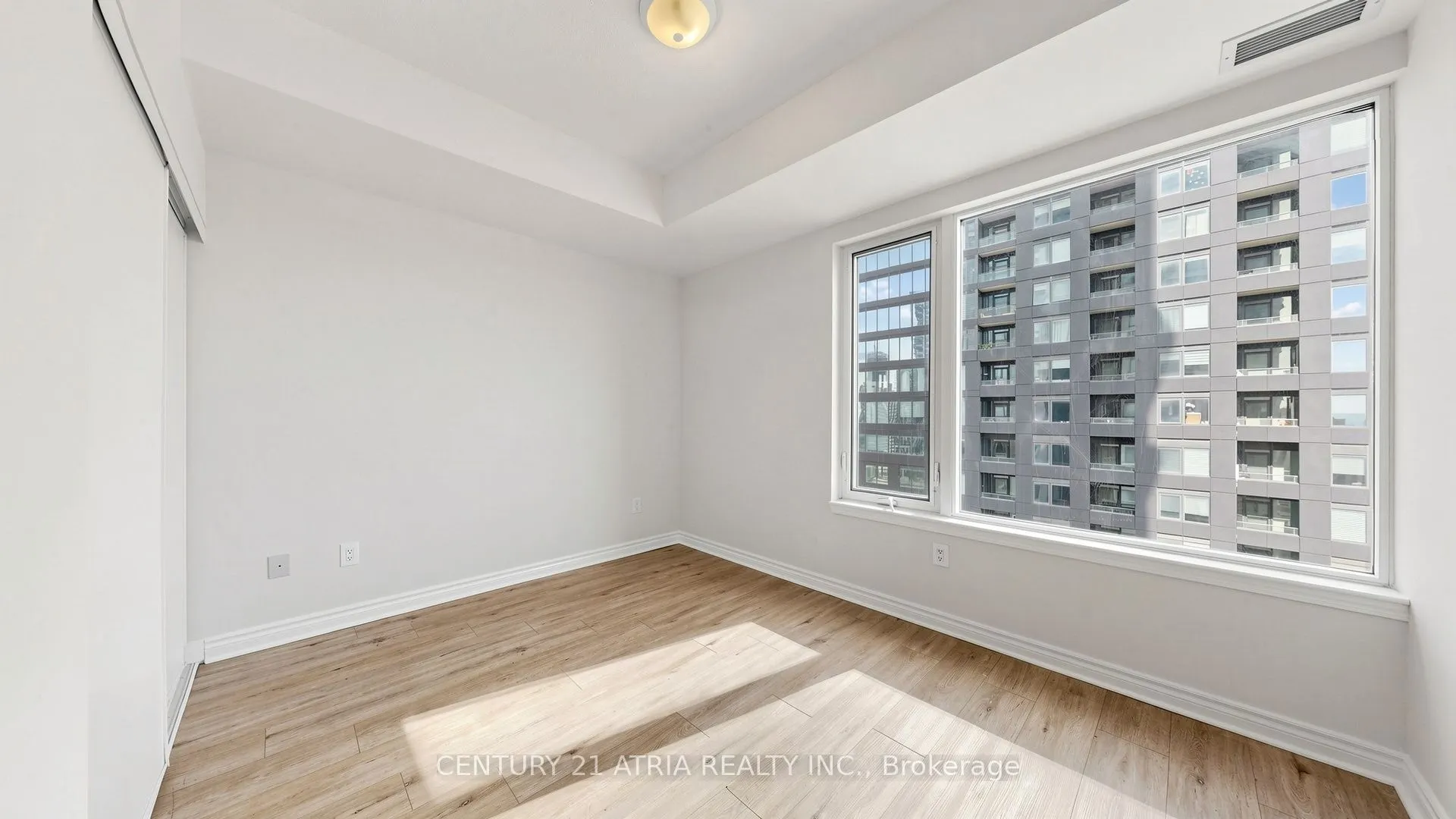 385 Prince Of Wales Drive #1802