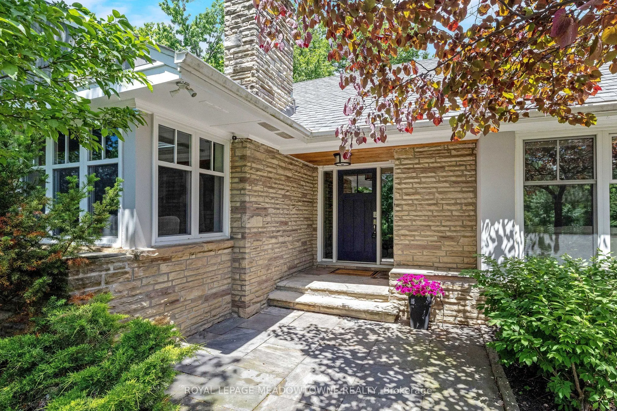 161 Confederation Street