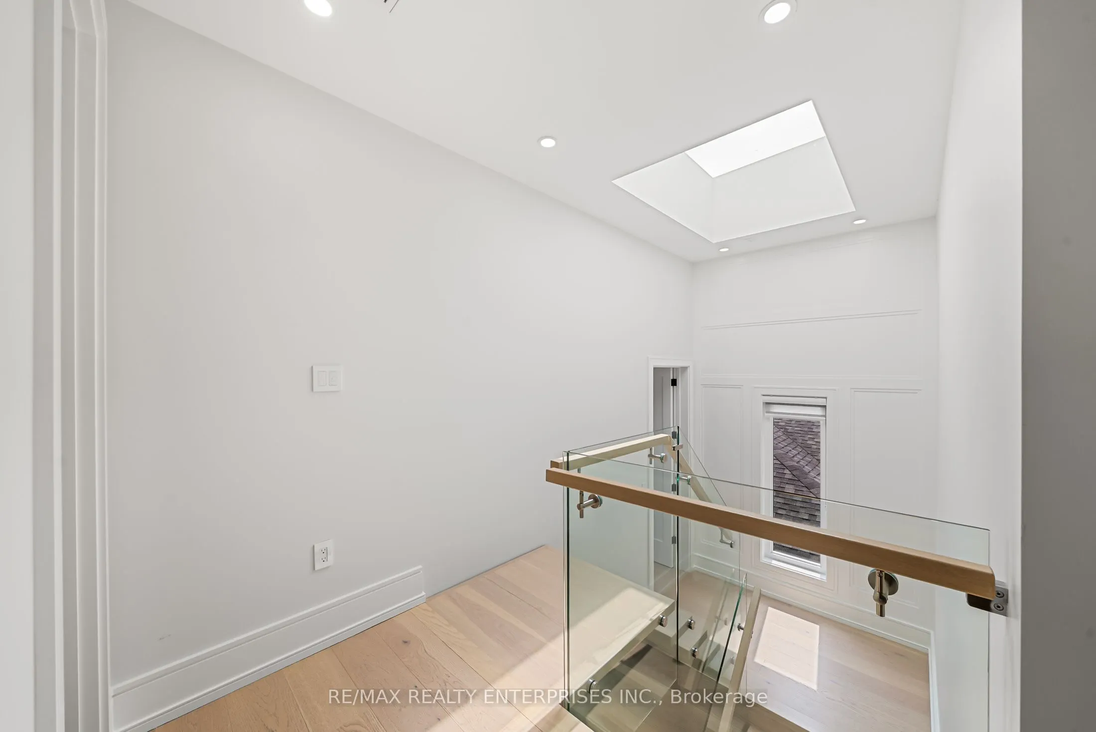 1362 Kenmuir Avenue