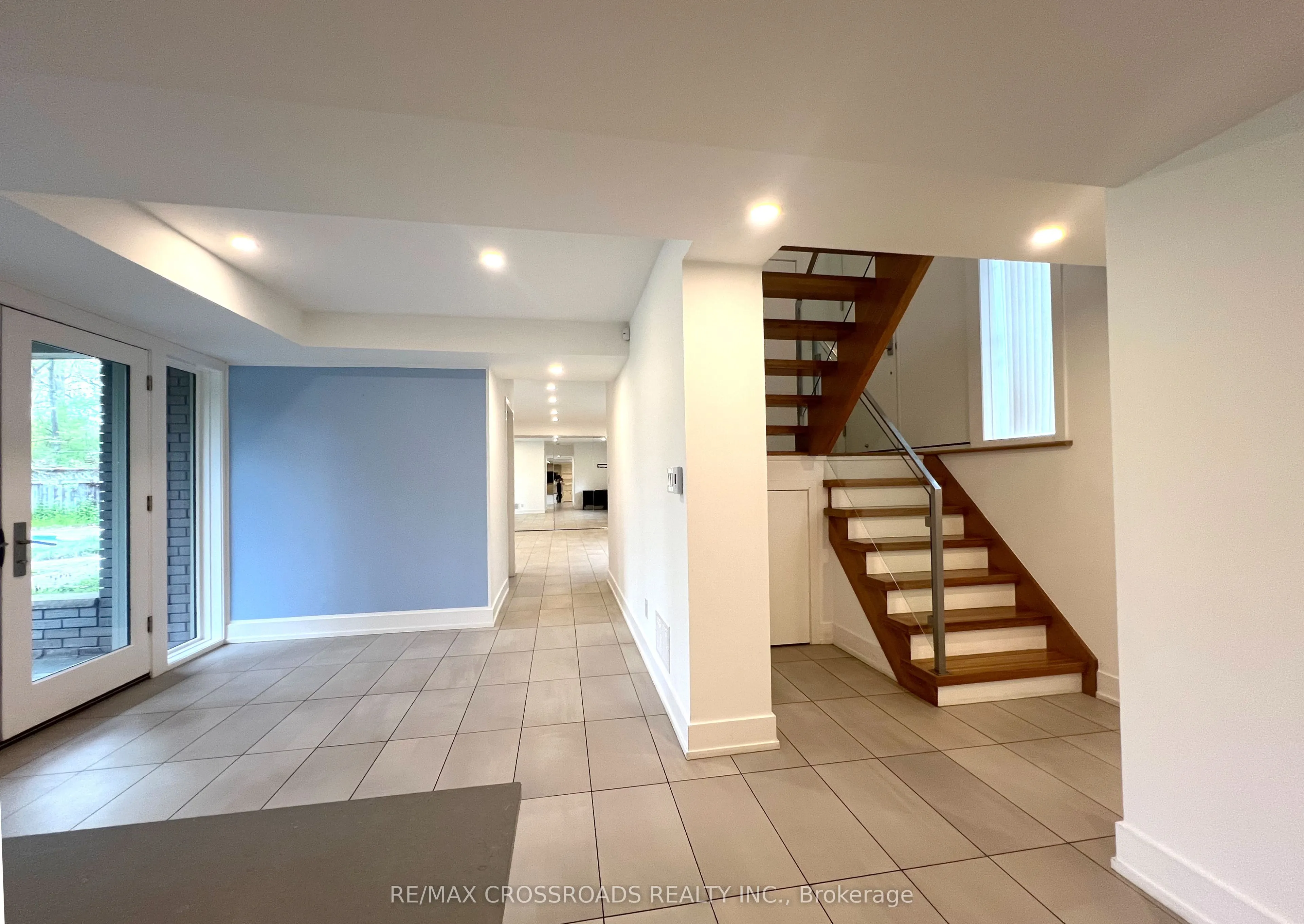 1532 Merrow Road
