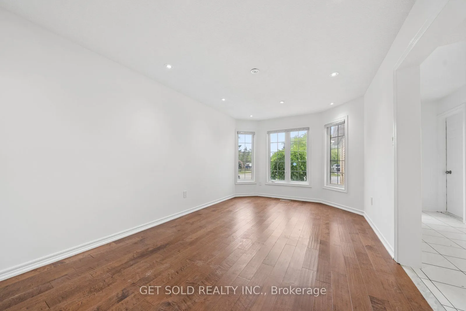 57 Oaklea Boulevard
