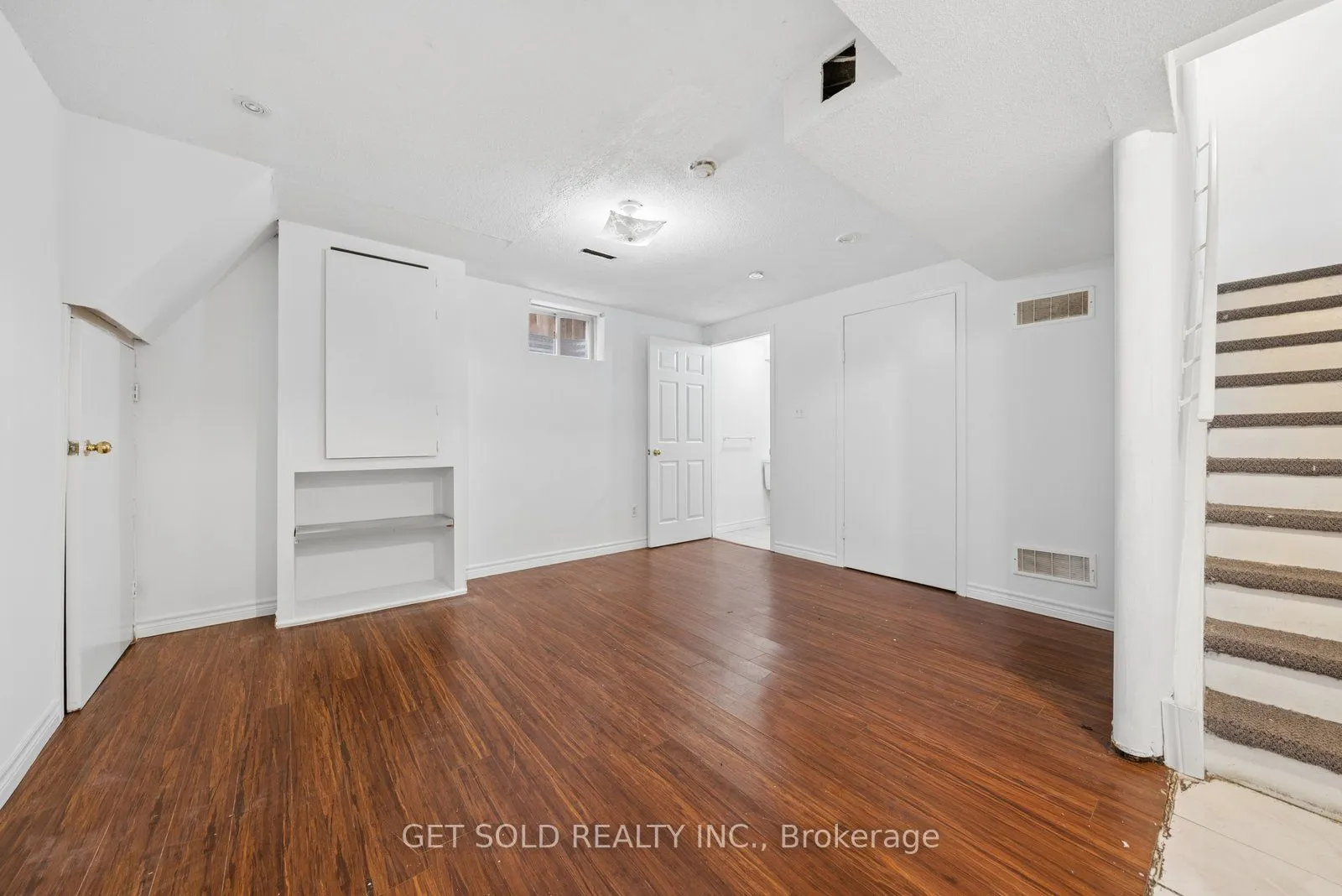 57 Oaklea Boulevard