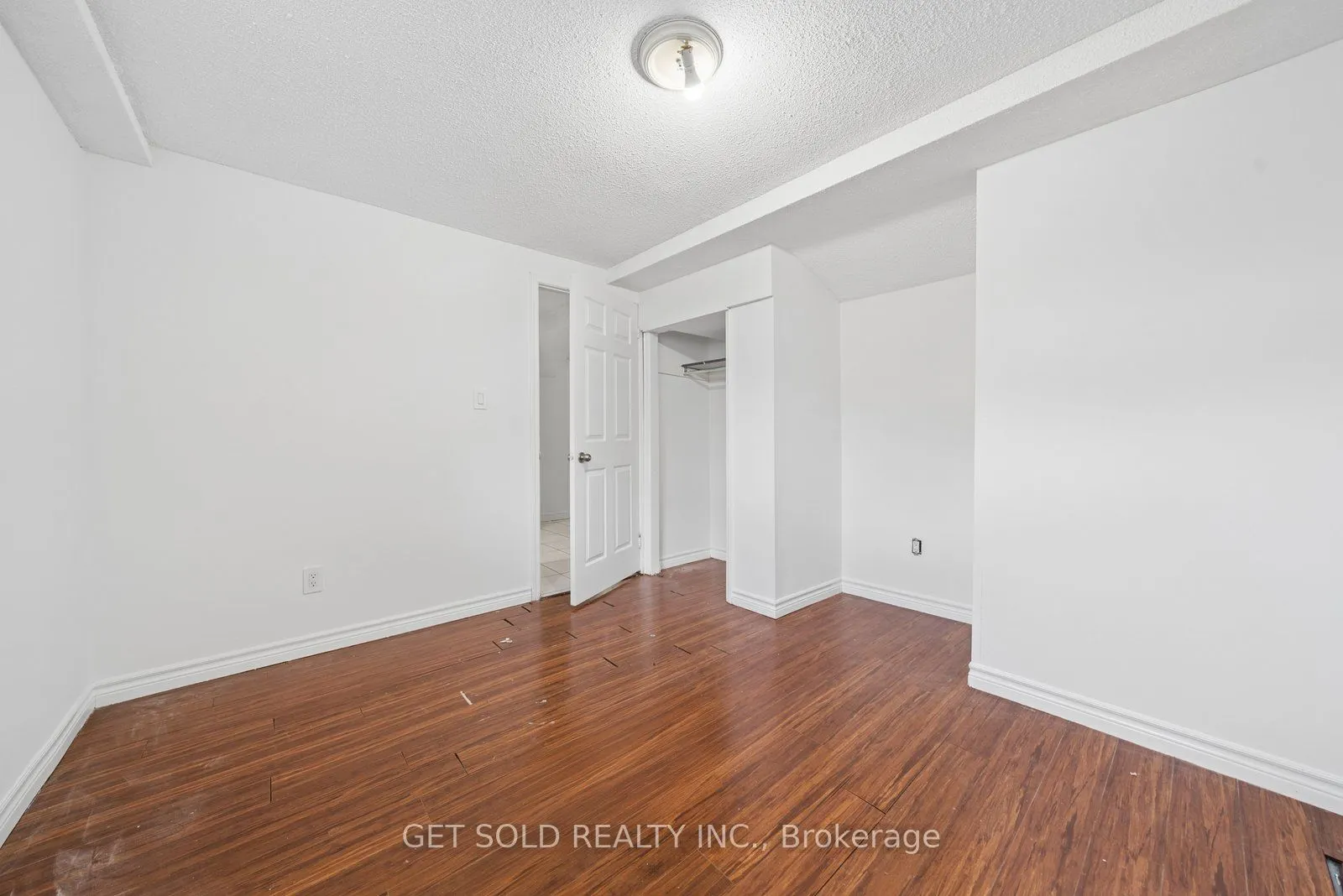 57 Oaklea Boulevard