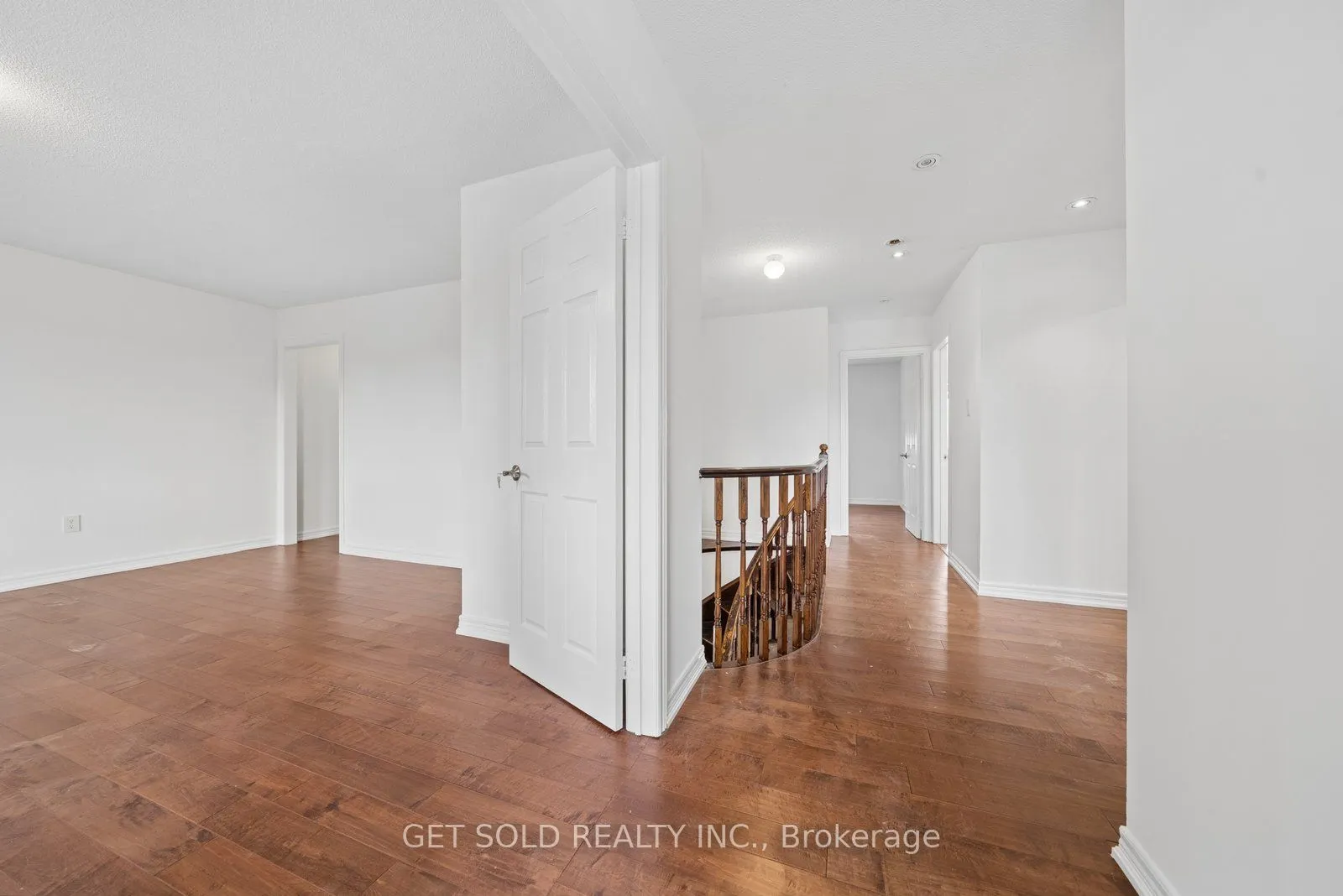57 Oaklea Boulevard