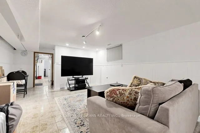 198 A Boon Avenue