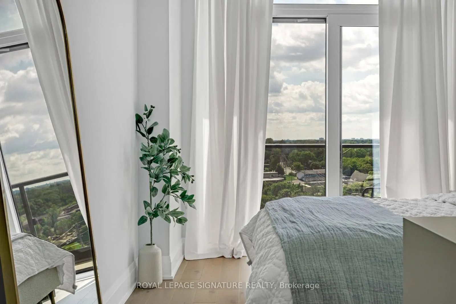 21 Park Street E #1103
