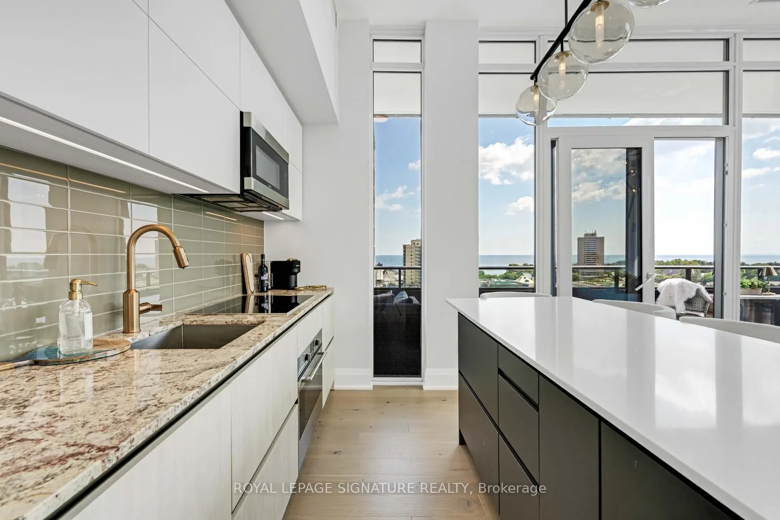 21 Park Street E #1103