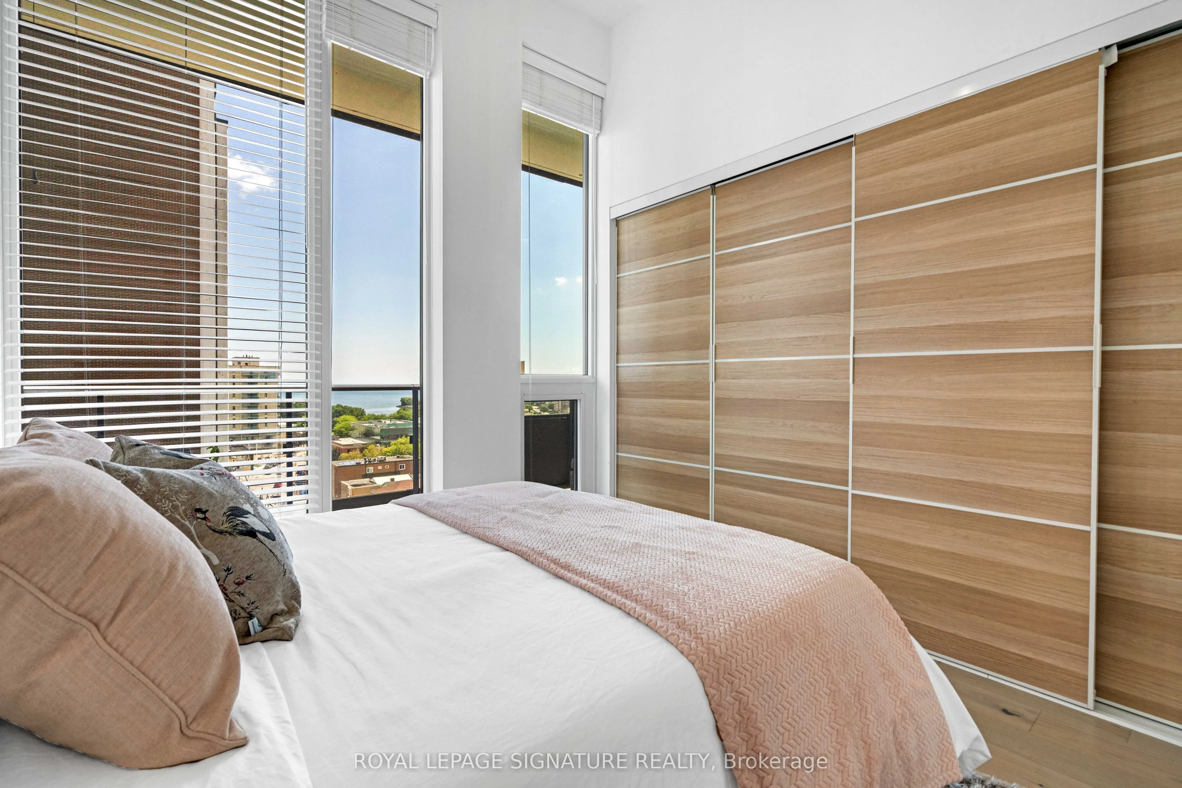 21 Park Street E #1103