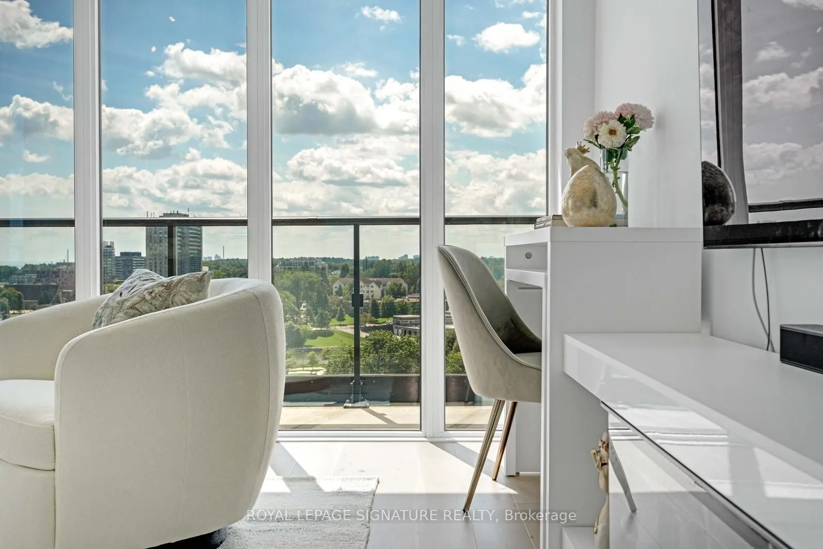 21 Park Street E #1103
