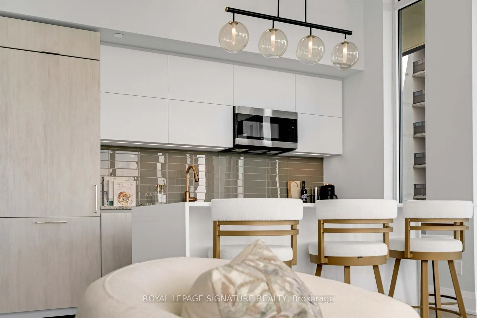 21 Park Street E #1103