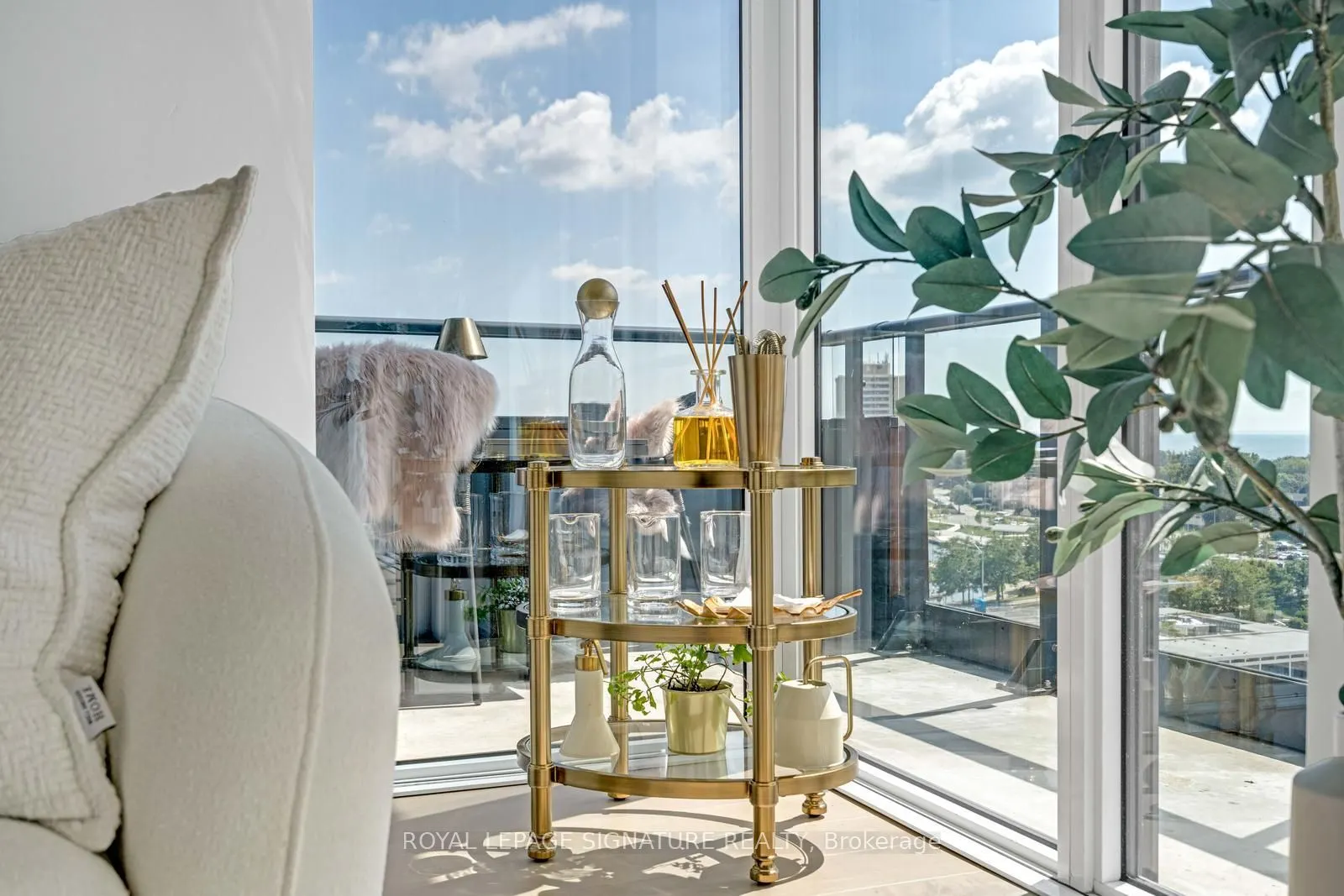 21 Park Street E #1103