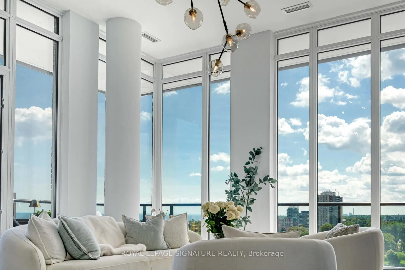 21 Park Street E #1103