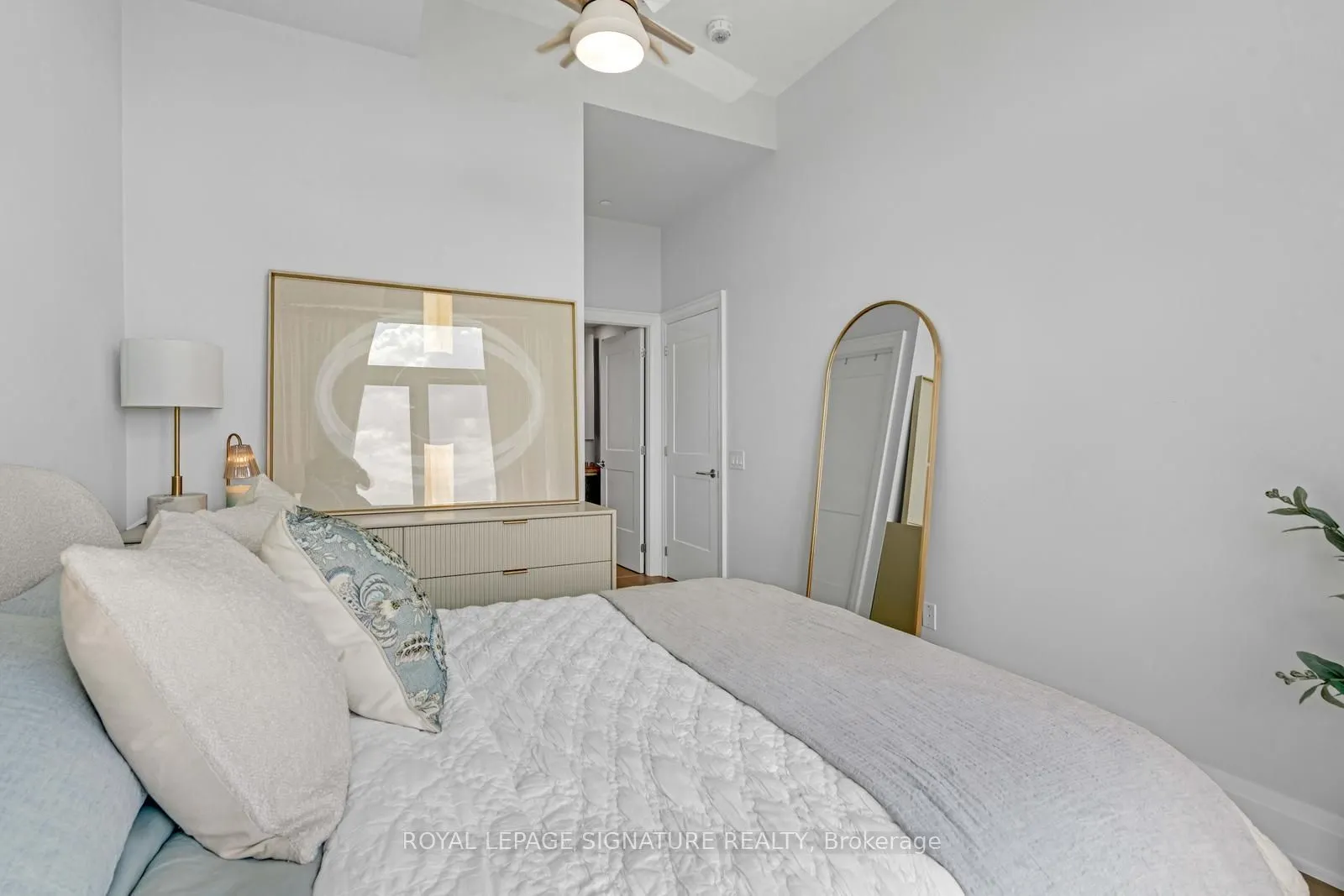 21 Park Street E #1103