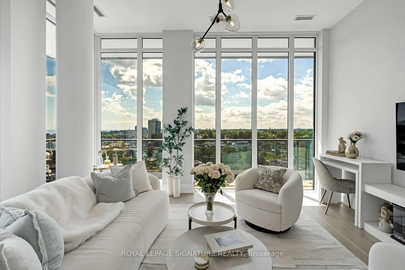 21 Park Street E #1103
