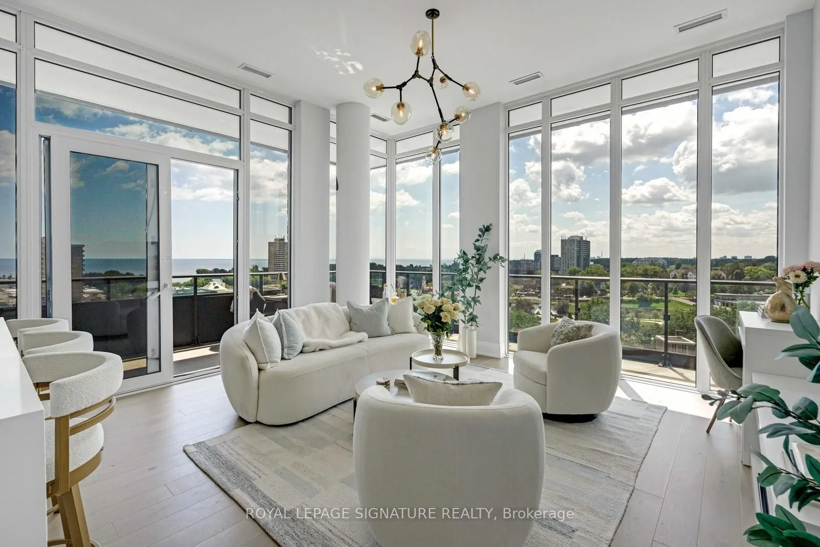 21 Park Street E #1103