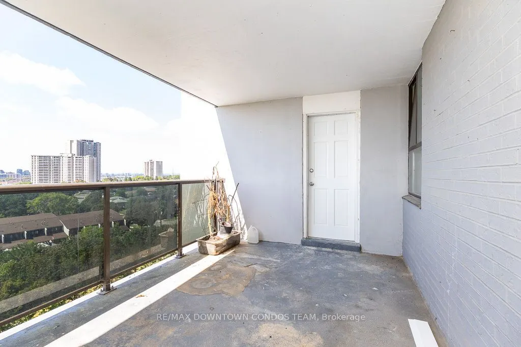 10 Tobermory Drive #1004
