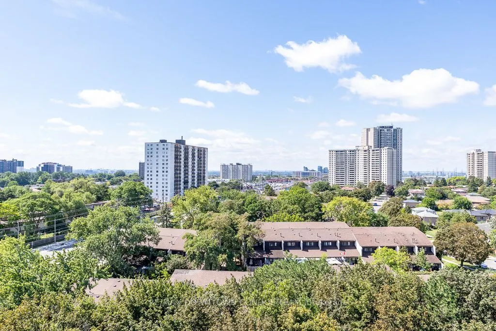 10 Tobermory Drive #1004