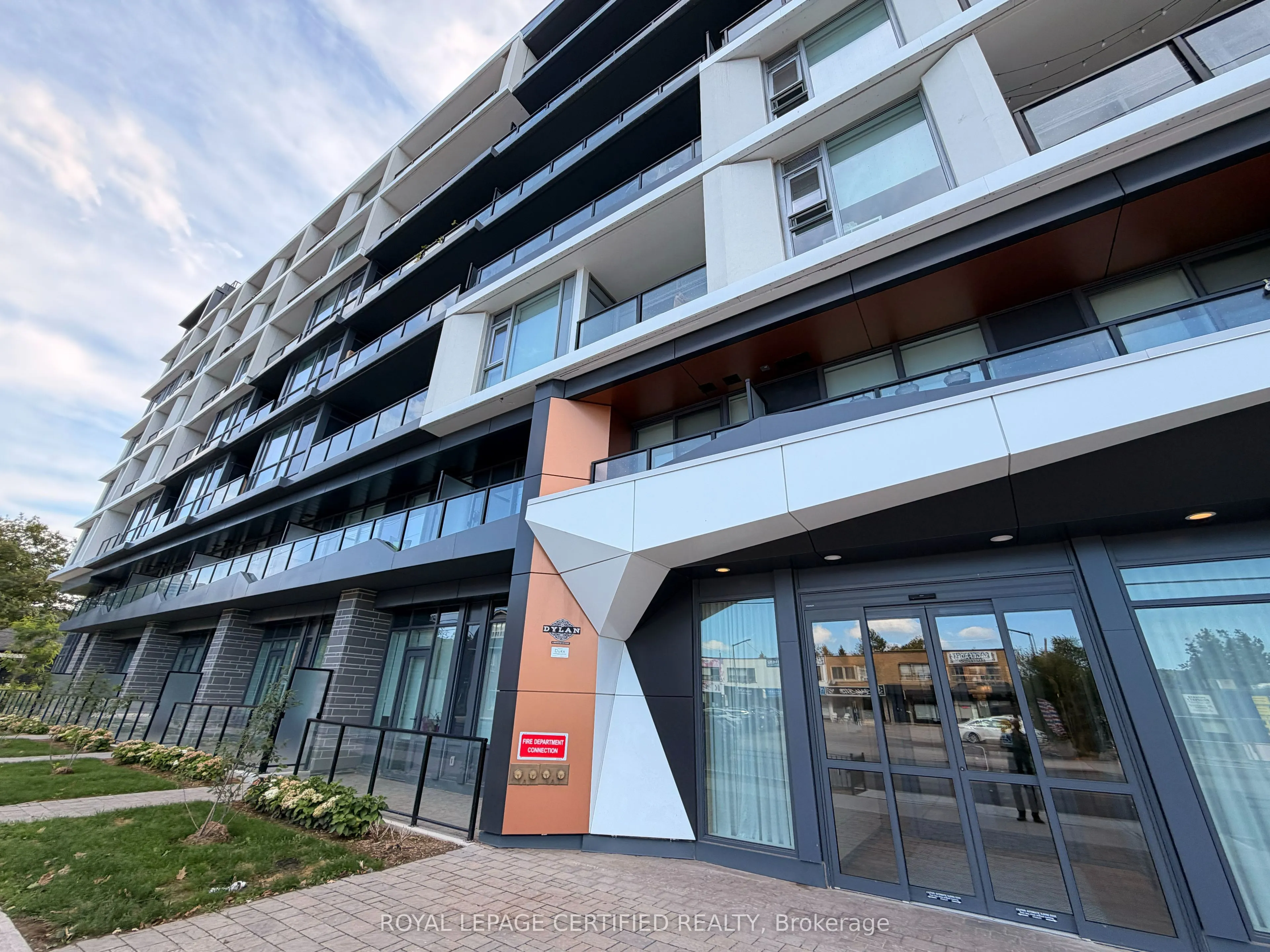 556 Marlee Avenue #405