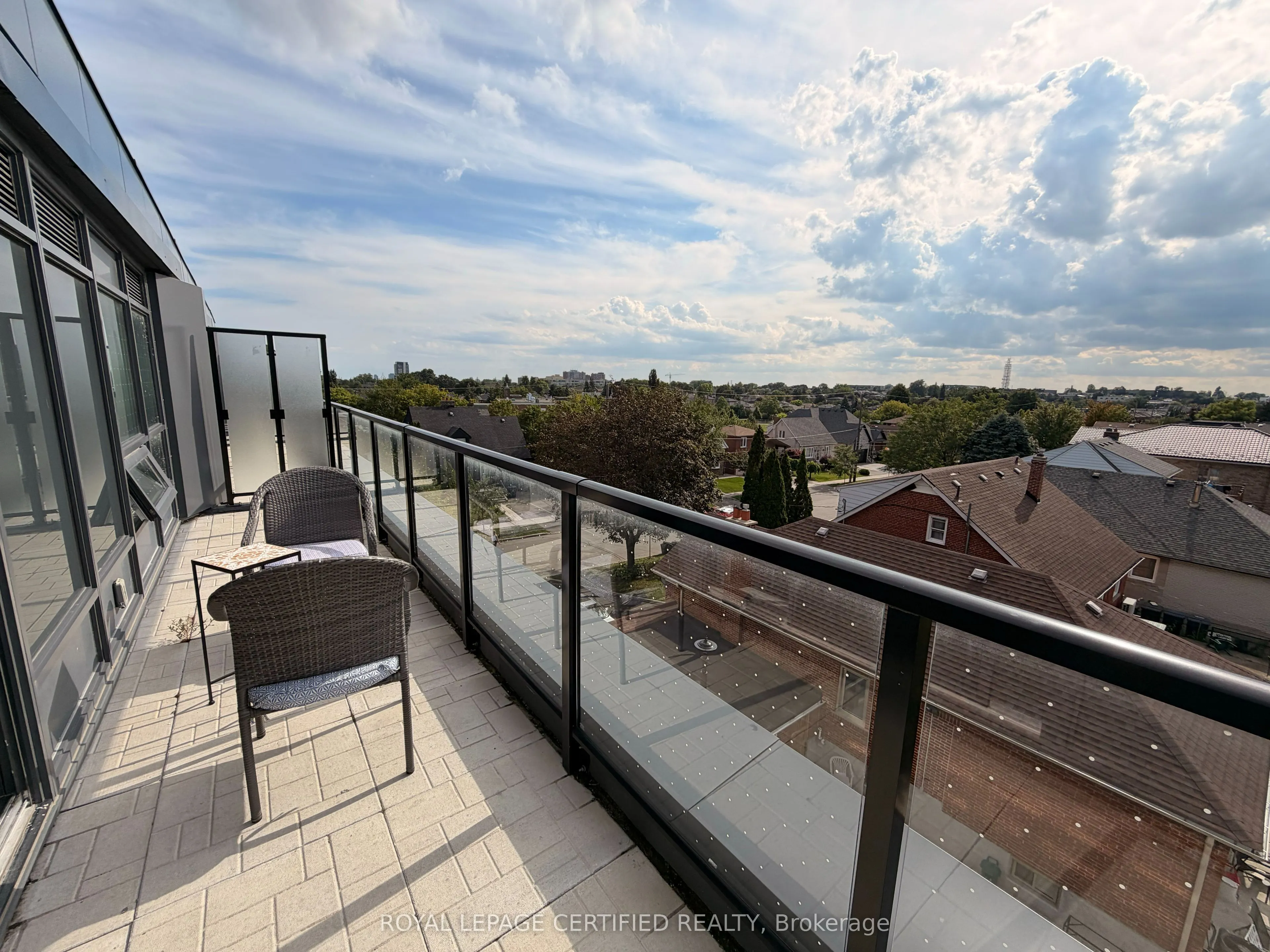 556 Marlee Avenue #405
