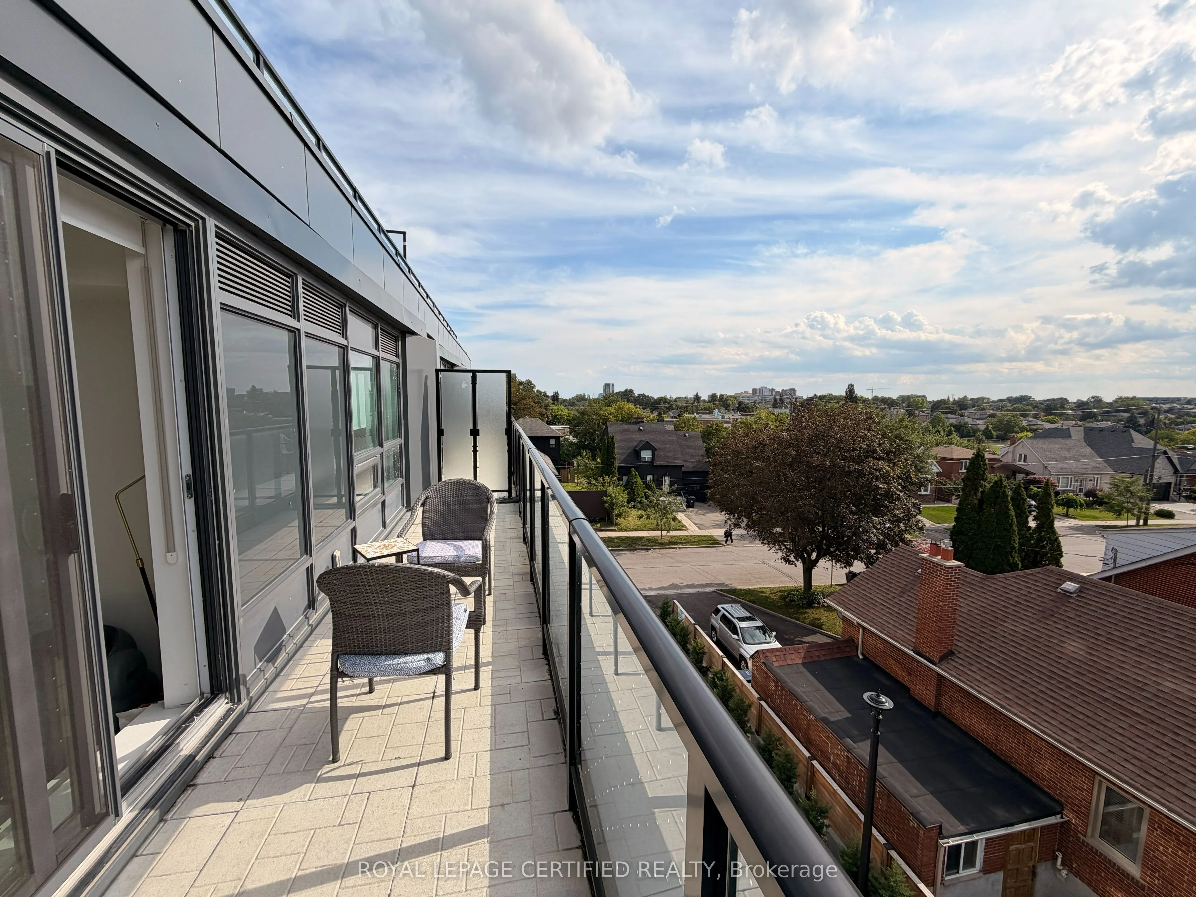 556 Marlee Avenue #405