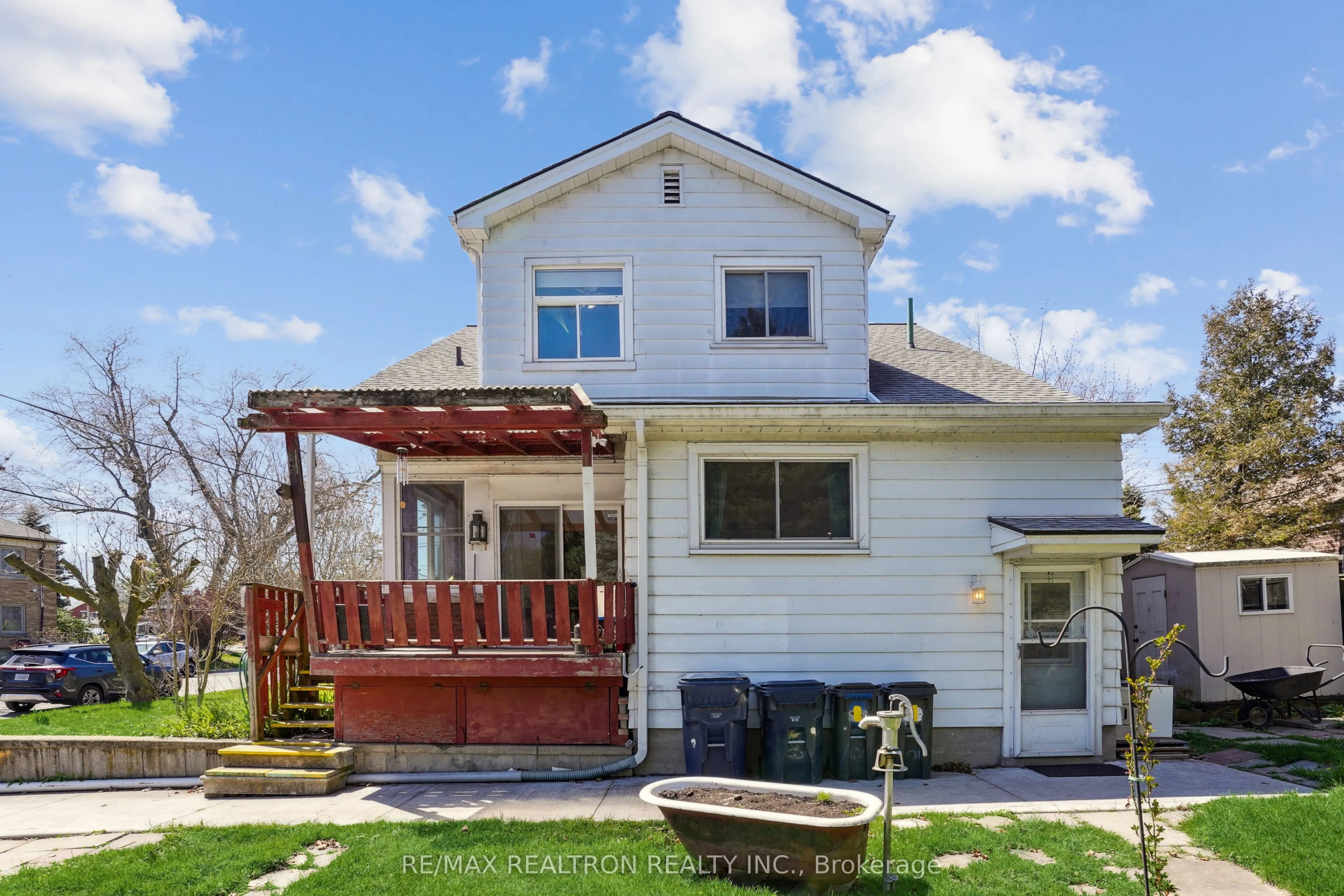 2585 Lake Shore Boulevard W #Lower Level